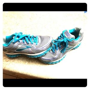 Brooks GTS Women’s Running Shoes s 8 1/2